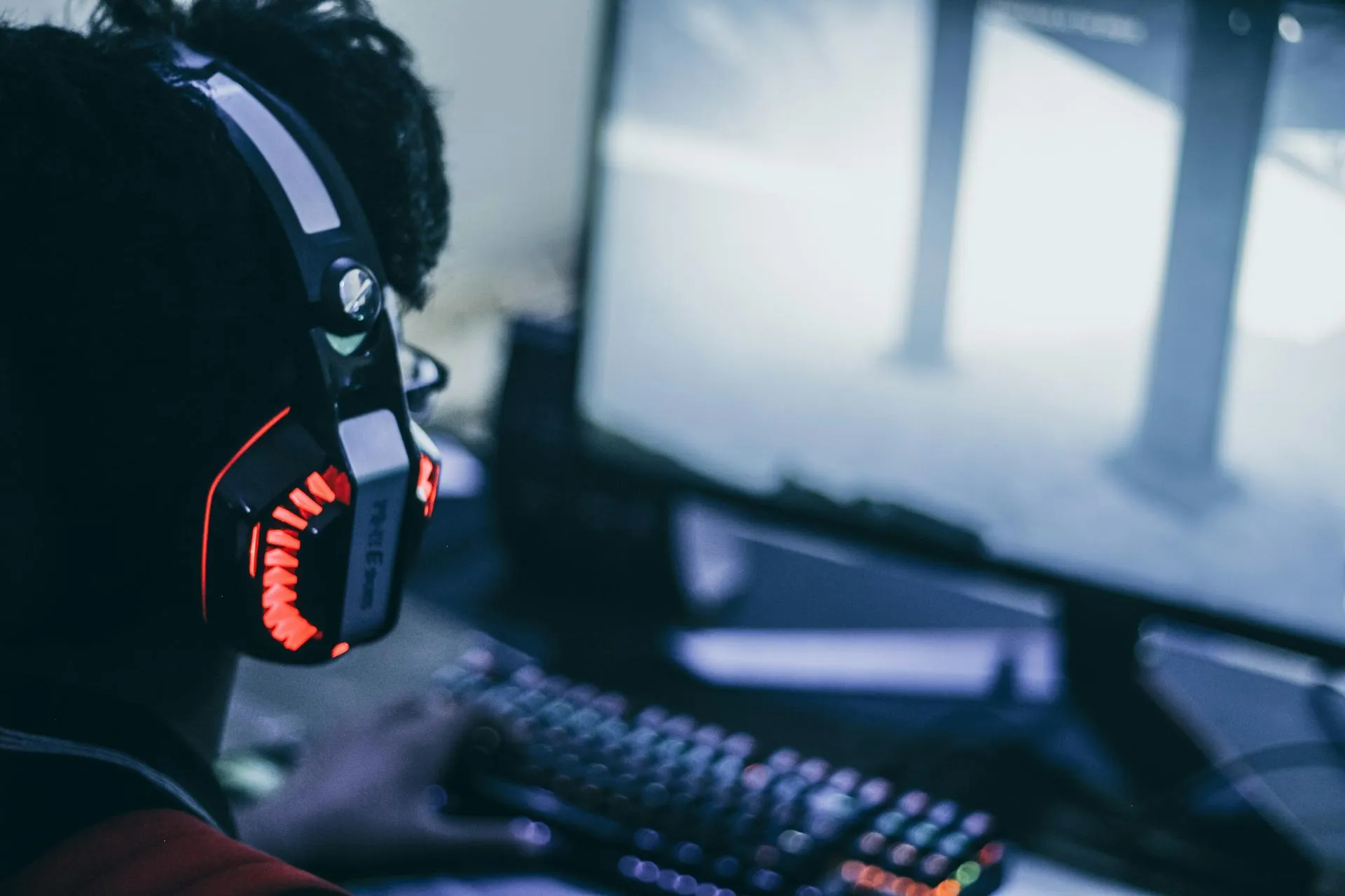 Desktop Gaming Vs Mobile Gaming in 2024 Desktop Gaming Vs Mobile Gaming in 2024